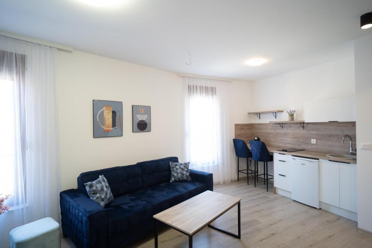 Apartment And Smile